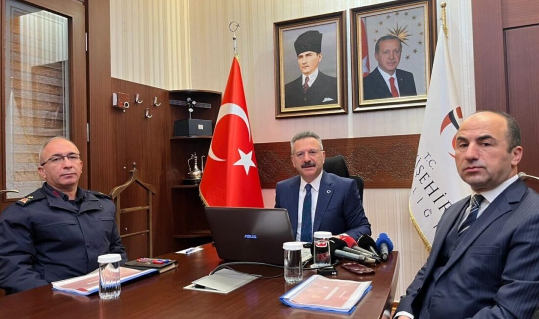 Eskişehir Valisi Hüseyin Aksoy, 2026 yılının ilk Güvenlik Bilgilendirme Toplantısı’nda