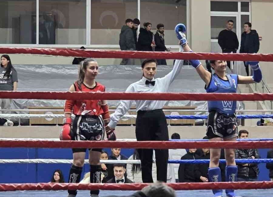 Talas Spor Salonu’nda 280 Muaythai sporcusunun katılımı ile gerçekleşen 3.