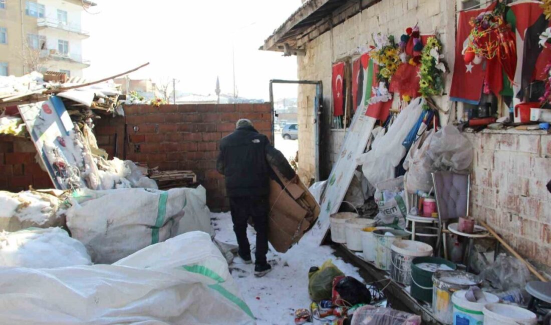 Çorum’da geçimini geri dönüştürülebilir atık malzemeleri toplayarak sağlayan 79 yaşındaki