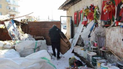 Çorum’da geçimini geri dönüştürülebilir atık malzemeleri toplayarak sağlayan 79 yaşındaki