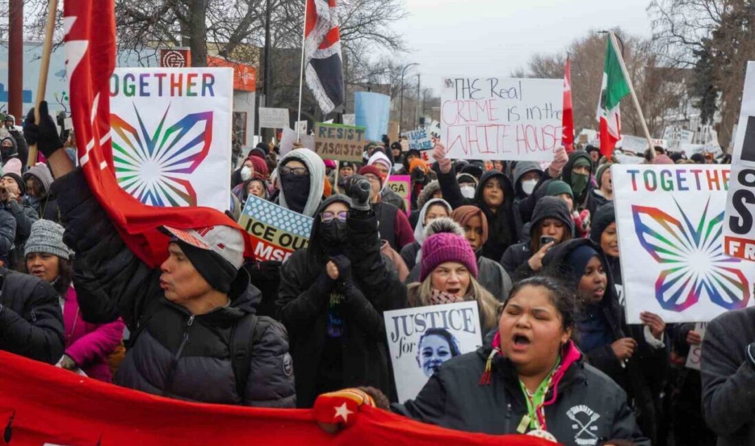 ABD’nin Minnesota eyaletinde yer alan Minneapolis kentinde binlerce kişi, ABD