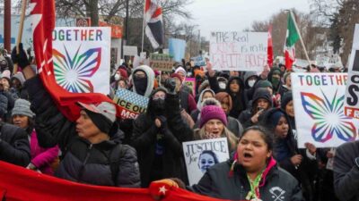 ABD’nin Minnesota eyaletinde yer alan Minneapolis kentinde binlerce kişi, ABD
