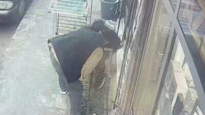 Kahramanmaraş’ta mazgalın açılması sonucu havalandırmaya düşen çocuk yaralandı. Olay, merkez