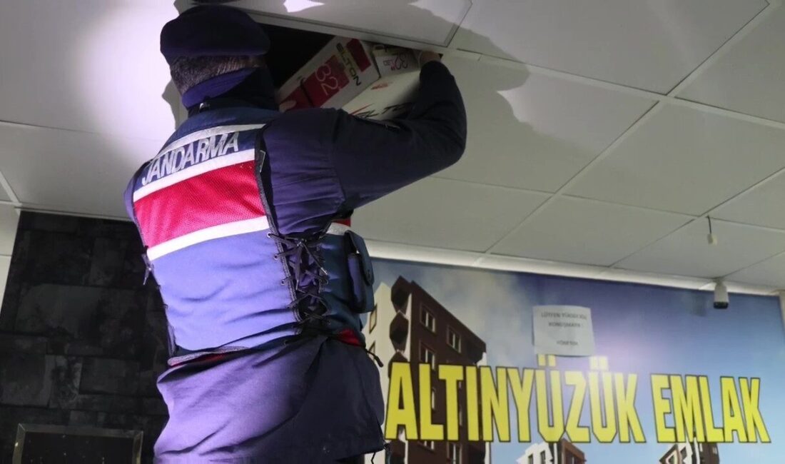Adana’da jandarma ekipleri ‘nitelik yağma, kasten yaralama, silahlı tehdit’ gibi