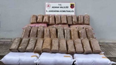 Adana’da jandarma ekipleri, araçta bin 140 kilogram kıyılmış kaçak tütün