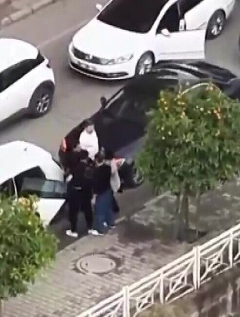 Adana’da boşanma aşamasındaki eşini tartakladıktan sonra aracıyla kaçan kadının peşine