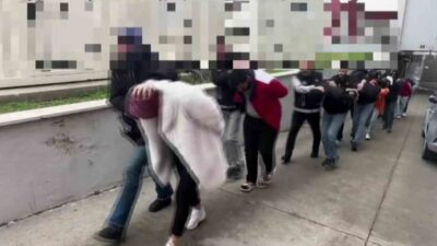 Adana’da uyuşturucu satıcılarına yönelik yapılan operasyonda 10 binden fazla sentetik