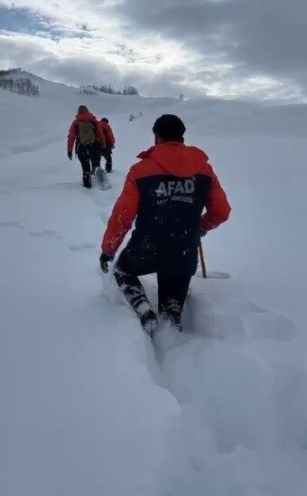AFAD Tunceli ekipleri, Ovacık Aslandoğmuş köyünden gelen ihbar üzerine, yoğun
