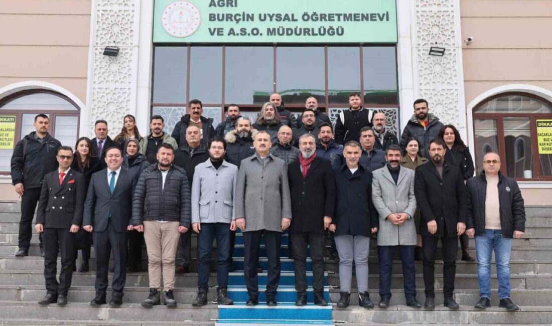 Ağrı Valisi Önder Bozkurt, ilde görev yapan yerel ve ulusal