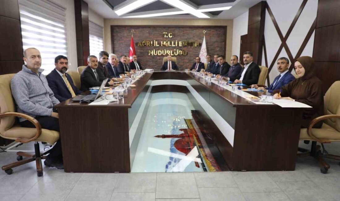 Ağrı İl Milli Eğitim Müdürü Hasan Kökrek başkanlığında “İlçe Milli