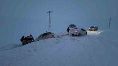 Ağrı’da etkili olan yoğun kar yağışı, tipi ve gizli buzlanma