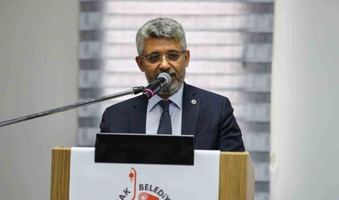 Eski AK Parti Uşak Milletvekili Mehmet Altay, tedavi gördüğü hastanede