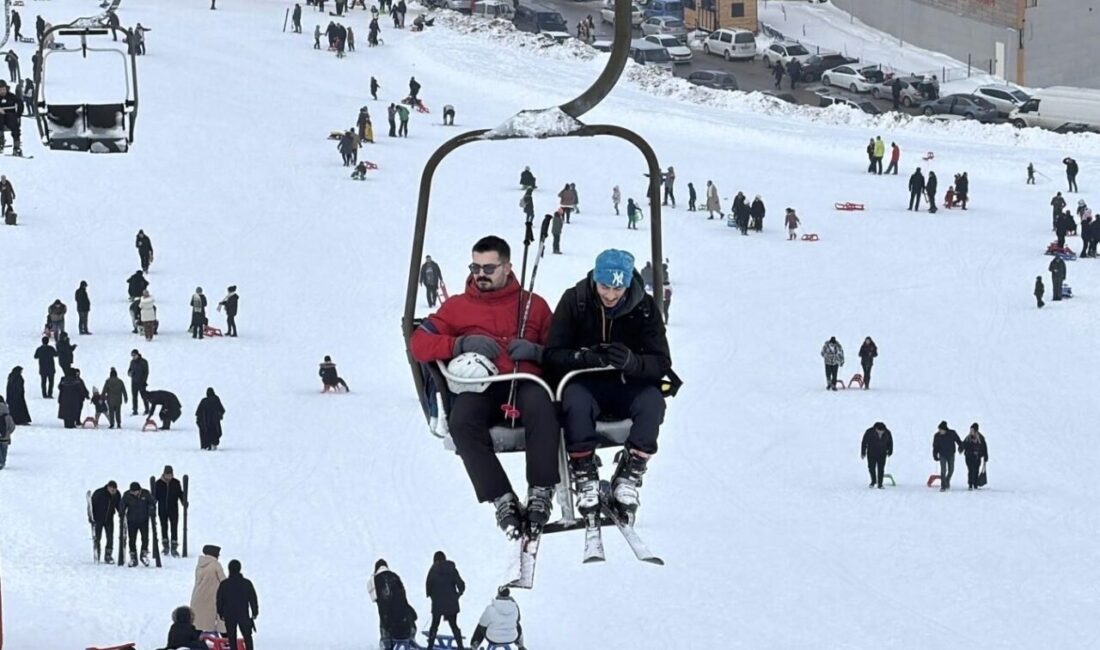 Samsun’un Ladik ilçesinde bulunan Akdağ Kayak Merkezi, sömestir tatilini fırsat
