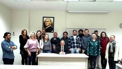 Akdeniz Üniversitesi’nde sıralara bu kez öğrenciler değil, bilirkişi adayları oturuyor.