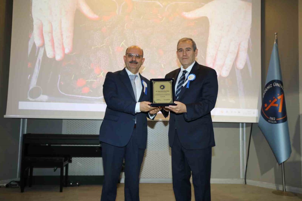 Akdeniz Üniversitesi Ziraat Fakültesi ev sahipliğinde, Türkiye’de tarımsal eğitim ve