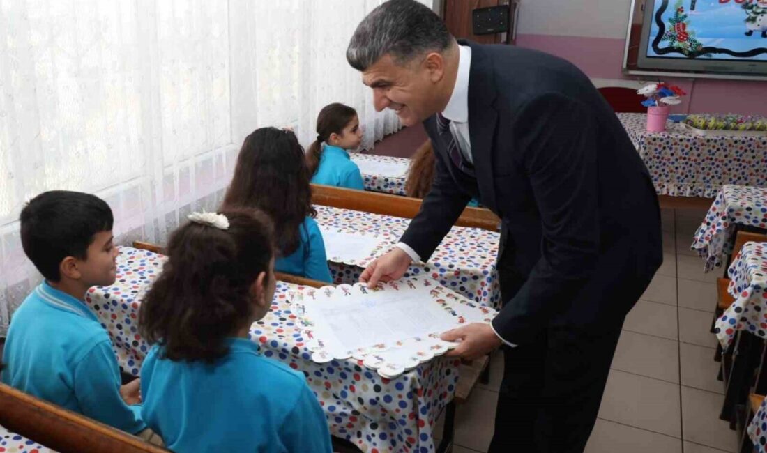 Akdeniz Kaymakamı ve Belediye Başkan Vekili Zeyit Şener, Kıbrıs İlkokulu