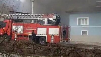 Konya’nın Akşehir ilçesinde müstakil evde çıkan yangında 1 kişi yaralandı.
