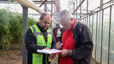 Antalya’nın Aksu ilçesinde fırtına ve şiddetli yağışların ardından oluşan sel