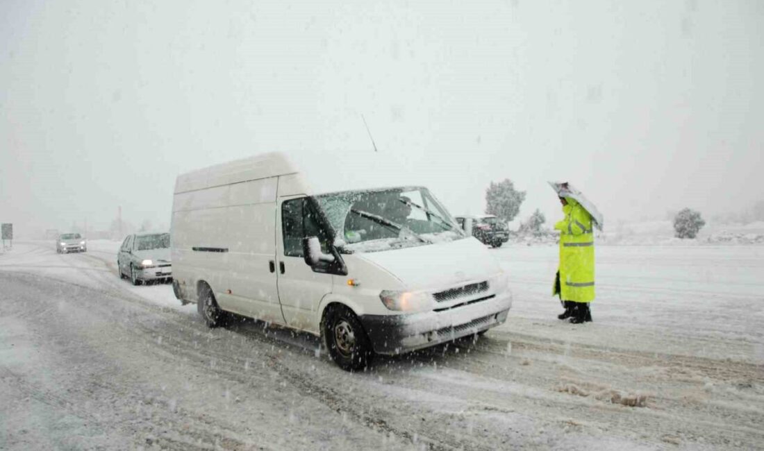 Antalya’yı Konya’ya bağlayan Akseki-Seydişehir karayolunun 1825 rakımlı Alacabel mevkiinde kar