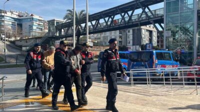 Antalya’nın Alanya ilçesinde bir bahçeden 500 bin liralık avokado çalan