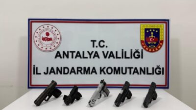Antalya’nın Alanya ilçesinde yapılan operasyonda 5 adet ruhsatsız silah ele