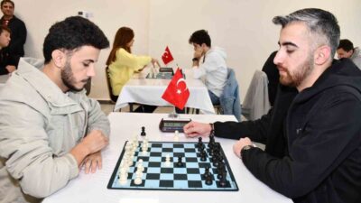 Alanya Eğitim ve Araştırma Hastanesi sağlık çalışanları arasında satranç turnuvası