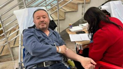 Zonguldak’ın Alaplı Kaymakamlığı’nda Kaymakam Selçuk Köksal’ın öncülüğünde düzenlenen kan bağışı