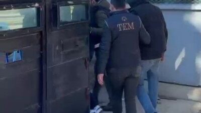 İzmir’in Aliağa ilçesinde bir akaryakıt istasyonun içerisinde yer alan yapının