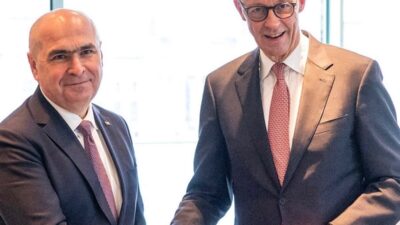 Almanya Başbakanı Friedrich Merz, İran’daki olayları yakından takip ettiklerini belirterek,