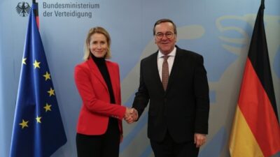 Almanya Savunma Bakanı Boris Pistorius, ABD’nin tehditleri sonrası gözlerin çevrildiği