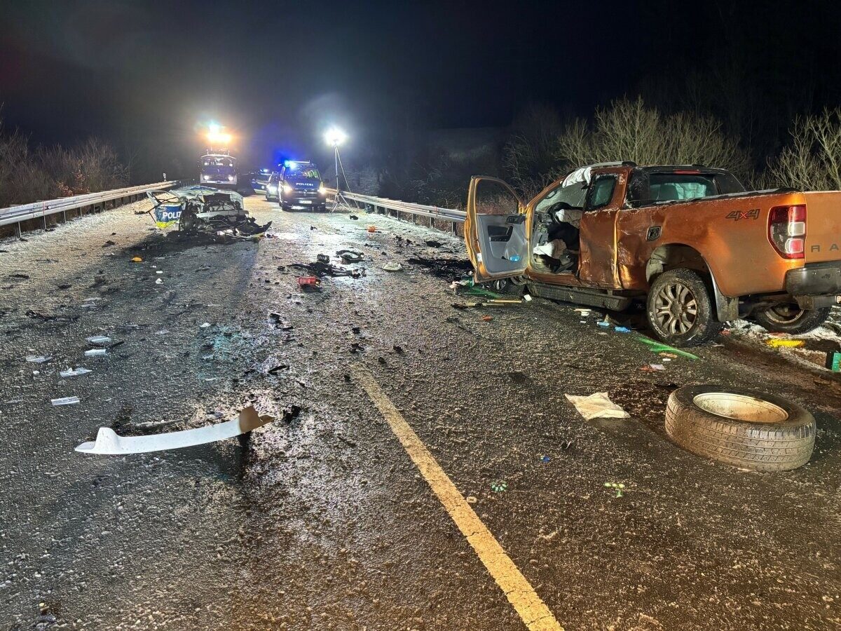 Almanya’da yılbaşı gecesi havai fişek patlamaları, trafik kazası, yangın ve