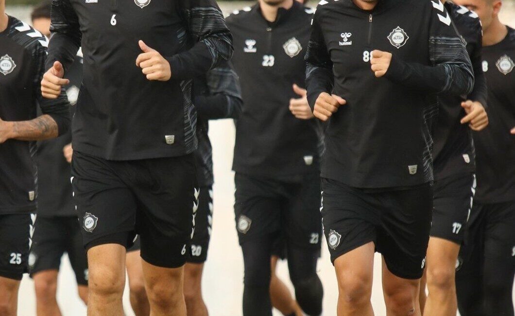 Altay’da alacakları nedeniyle kulübe ihtarname gönderen Ceyhun Gülselam ile Özgür