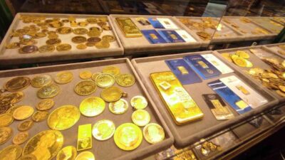 Altının ons fiyatı yeni rekorla birlikte 5 bin dolara yaklaşarak