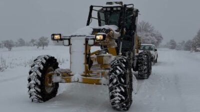Amasya’da yeni yılın ilk günü yağan yoğun kar yağışı nedeniyle