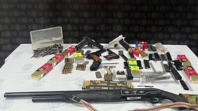 Amasya’da polisin düzenlediği silah kaçakçılığı operasyonunda 5 ruhsatsız silah ve