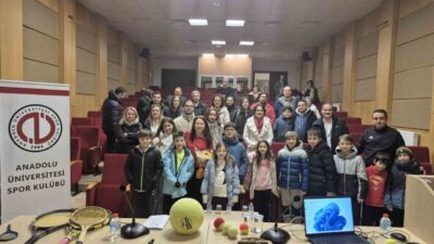 Anadolu Üniversitesi Spor Kulübü, tenis branşında sporcular ve ailelere yönelik