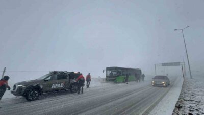 Kayseri’nin Hacılar ilçesinde aniden bastıran tipi nedeniyle meydana gelen kazalarda