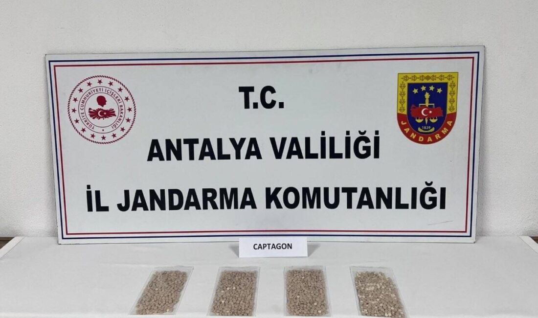 Antalya’nın Döşemealtı ilçesinde düzenlenen uyuşturucu operasyonunda 6 bin 56 adet