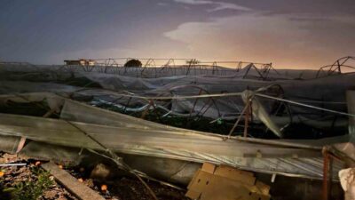 Antalya’nın Kumluca ilçesinde meydana gelen hortum, seralar ve enerji nakil