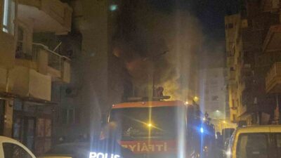 Antalya’da 5 katlı apartmanın 3’üncü katındaki dairede çıkan yangında ev