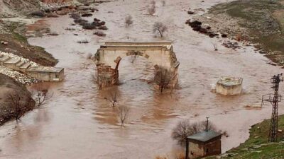 Gaziantep’in Araban ilçesinde yağan kar ve sağanak yağışlar nedeniyle Karasu