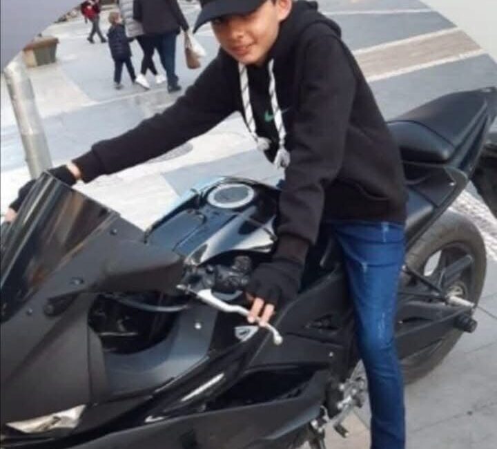 Mersin’in Tarsus ilçesinde meydana gelen trafik kazasında ağır yaralanan genç,