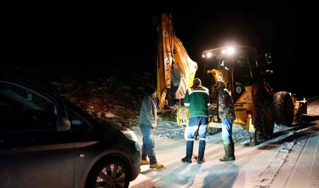 Mersin’in Erdemli ilçesinin yüksek rakımlı bölgesinde araçla mahsur kalan 2