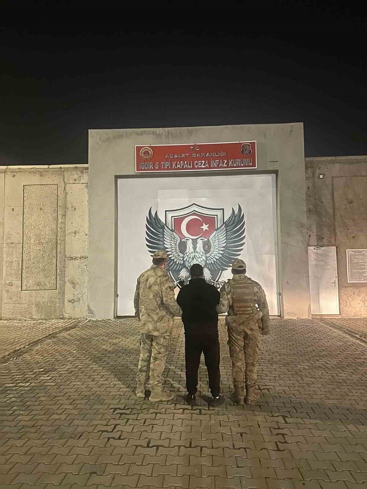 Iğdır’da yasa dışı yollarla Türkiye’ye girmeye çalışırken yakalanan eski Kocaeli