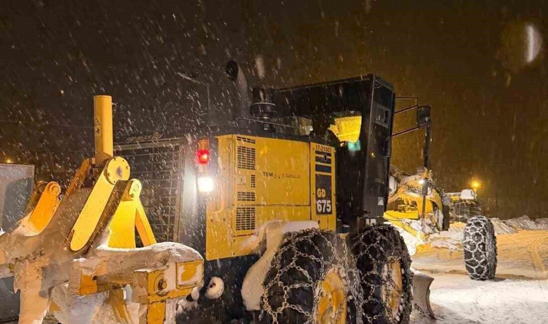 Ardahan’da etkili olan kar yağışıyla birlikte etkili olan tipi nedeniyle