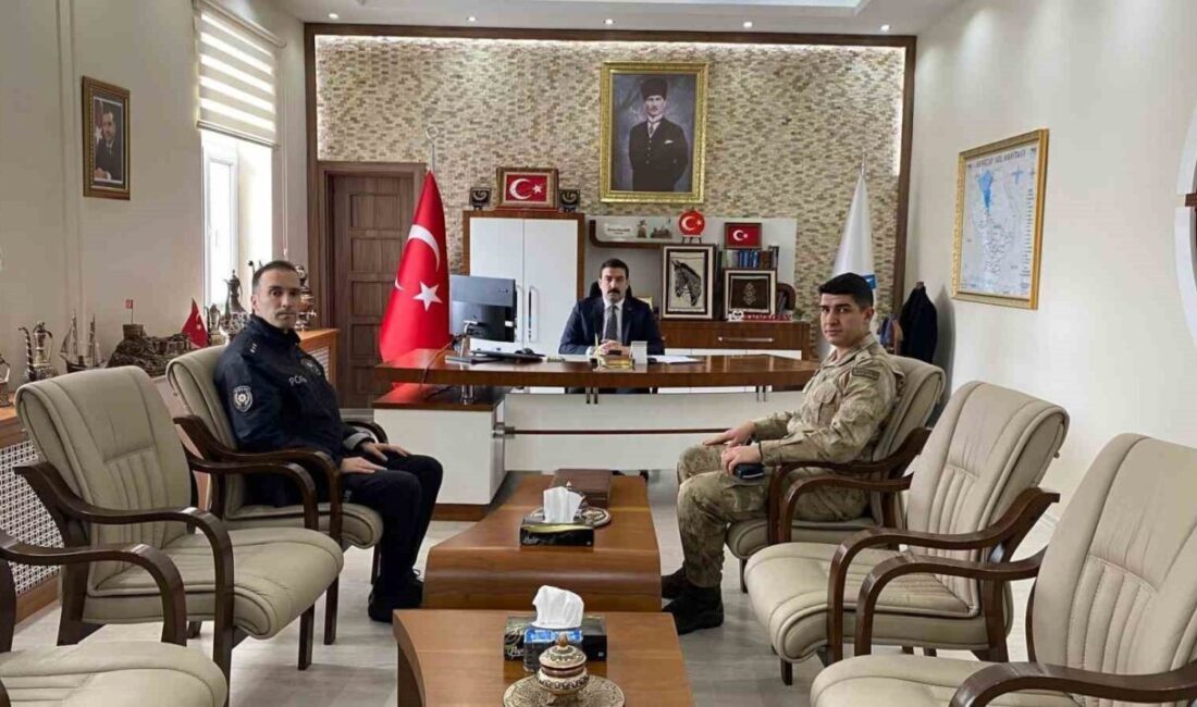 Kars’ın Arpaçay ilçesinde asayiş ve güvenlik toplantısı düzenlendi. Kaymakamlık makamında