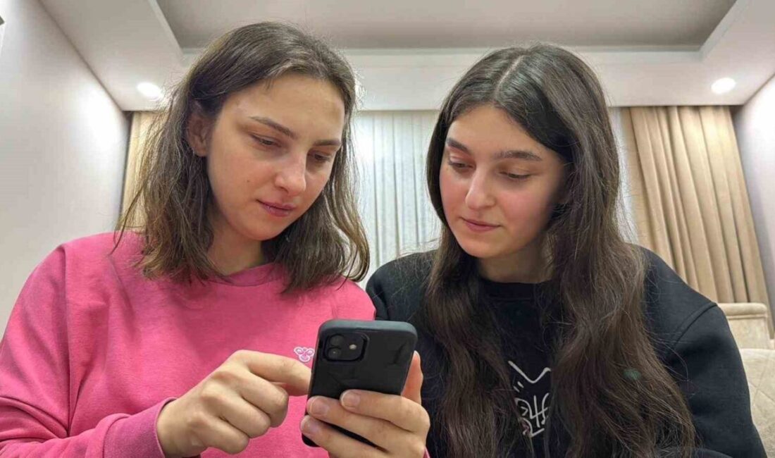 Artvin’de aralarında 11 yaş fark bulunan iki kardeşin aynı telefonu