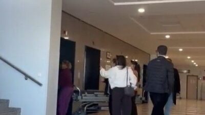 Antalya Eğitim ve Araştırma Hastanesi sedyeli hasta asansöründe, asansör görevlisi