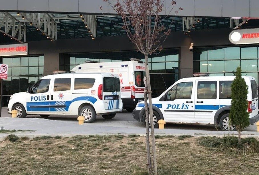 Bilecik’te bir şahıs, evinde av tüfeğini kontrol ederken silahın kazaen