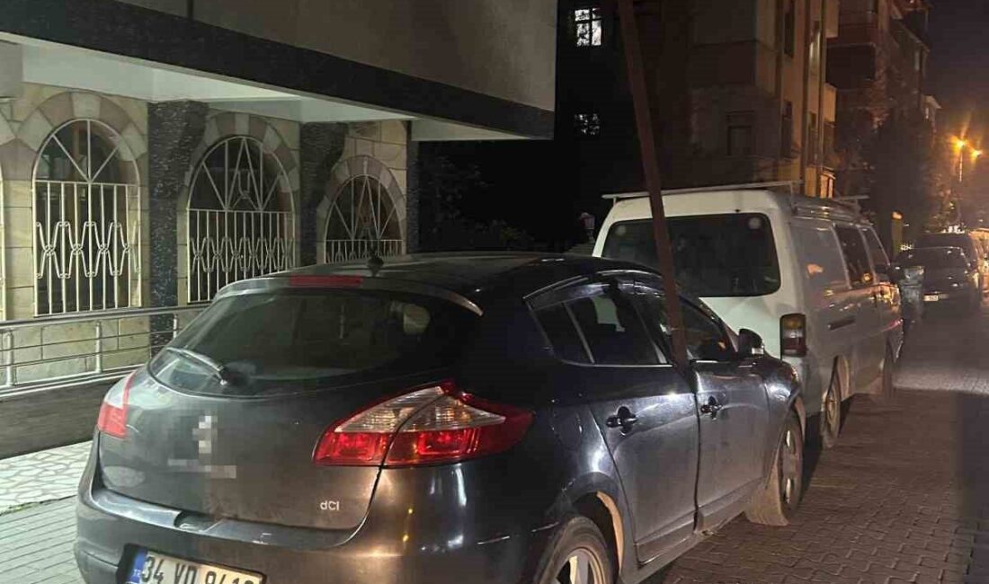 Avcılar’da şiddetli rüzgar nedeniyle 5 katlı binadan kopan 6 metrelik